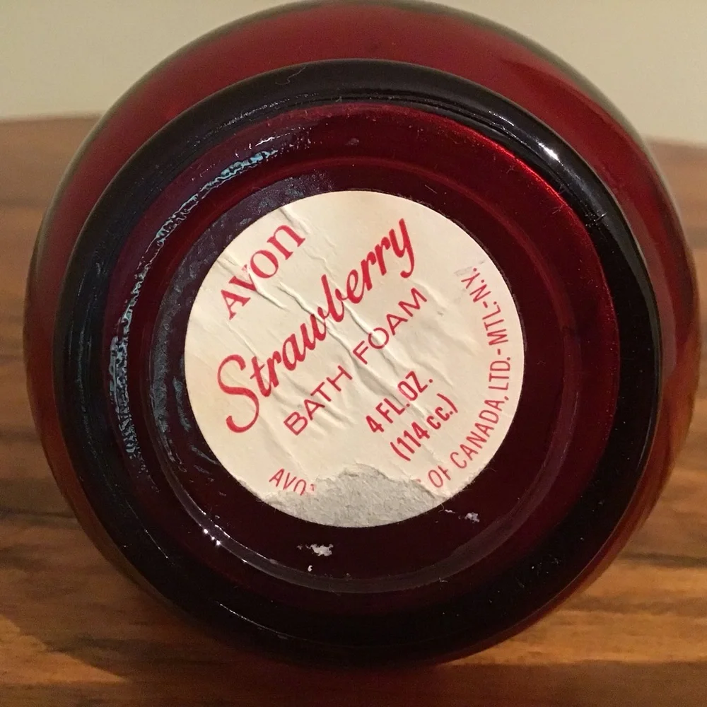 Avon 1970’s Vintage Strawberry Bath Foam Bottle(Empty) - Picture 4 of 4